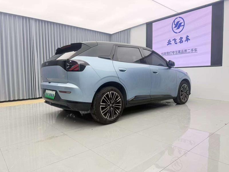 BAIC Arcfox T1, 2025 — фото 6 из 12