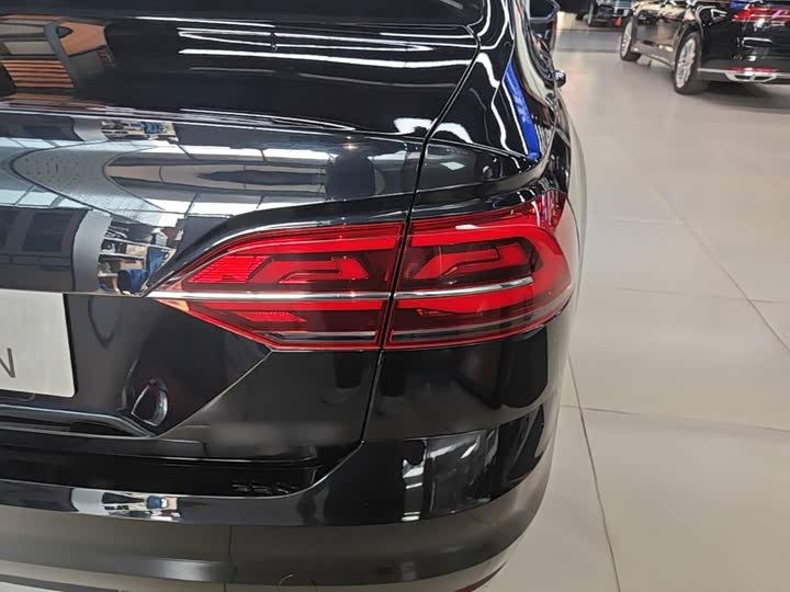 Volkswagen Phideon, 2022 — фото 8 из 9