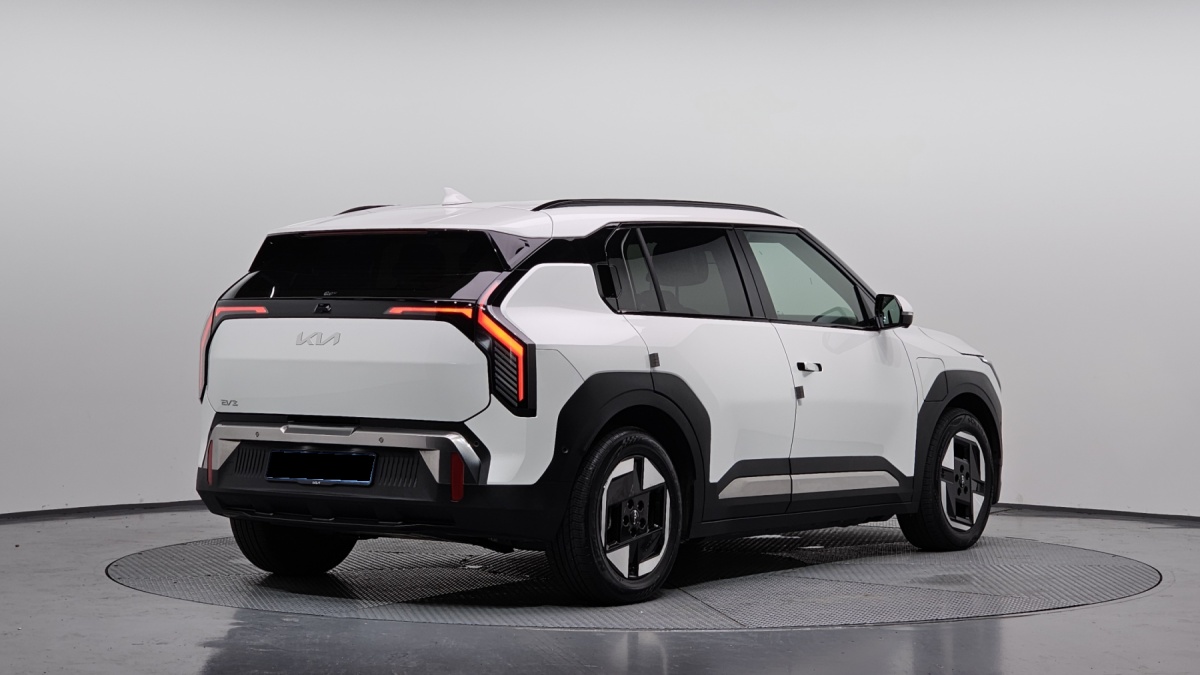 Kia EV3, 2024 — фото 2 из 12