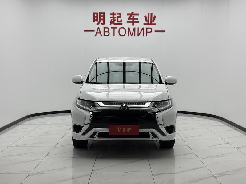 Mitsubishi Outlander, 2023 — фото 2 из 12