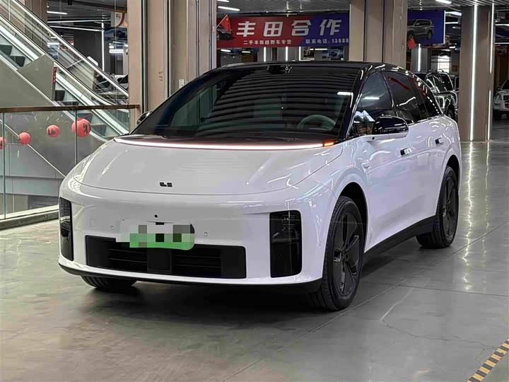 LiXiang i6, 2025 — купить в Санкт-Петербурге под ключ