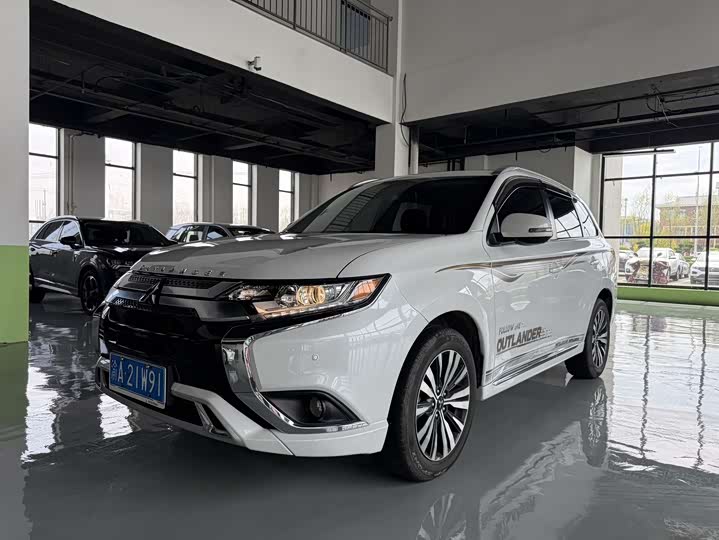 Mitsubishi Outlander, 2021 — фото 2 из 9