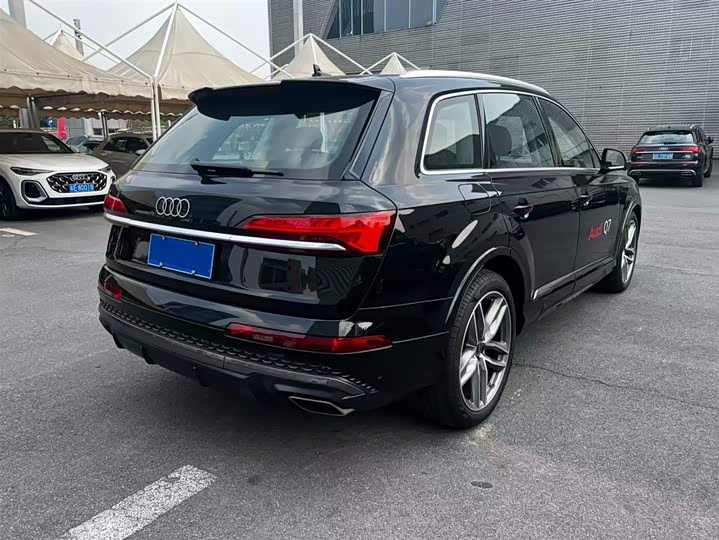 Audi Q7, 2025 — фото 5 из 9