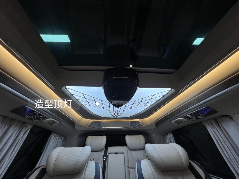 Mercedes-Benz V-Class, 2023 — фото 11 из 12