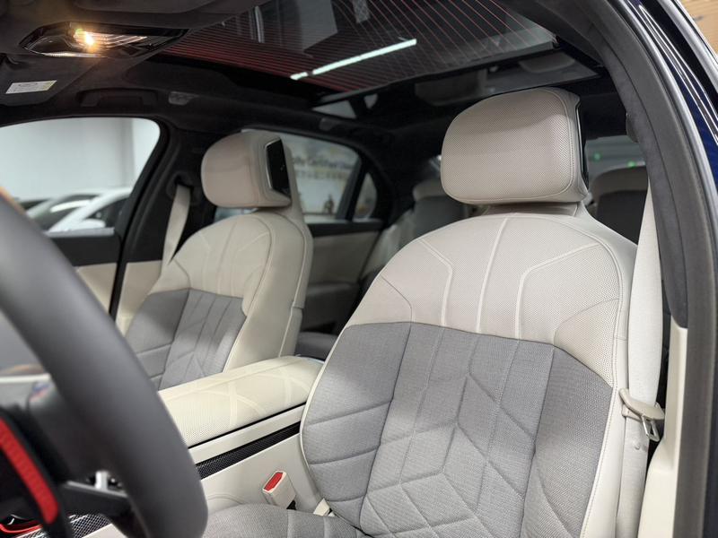 BMW 7 Series Hybrid, 2025 — фото 5 из 6