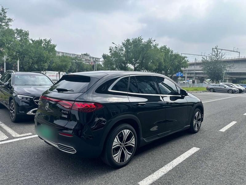 Mercedes-Benz EQE SUV, 2024 — фото 6 из 12