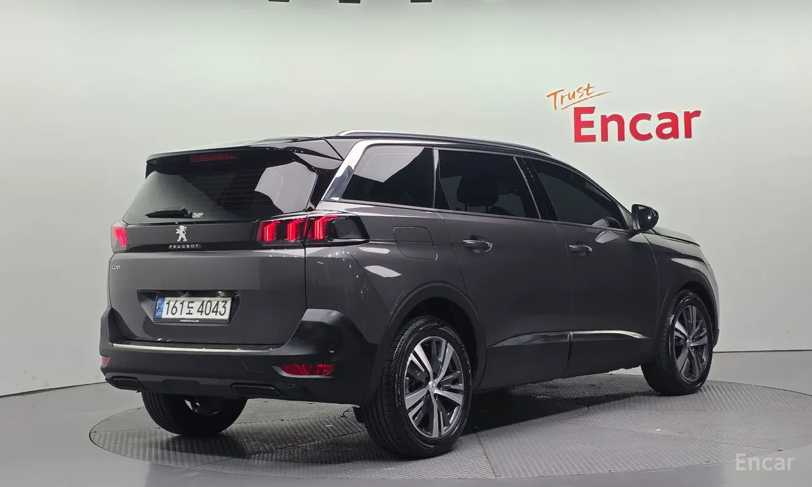 Peugeot 5008, 2022 — фото 2 из 12