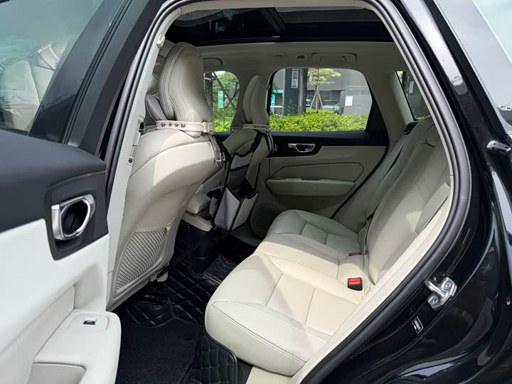 Volvo XC60 Hybrid, 2021 — фото 8 из 9