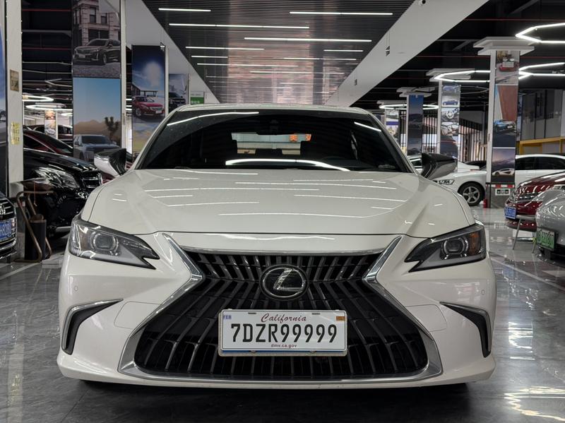 Lexus ES, 2024 — фото 2 из 9