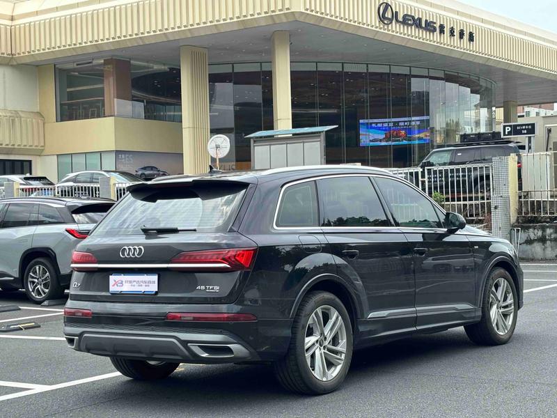 Audi Q7, 2024 — фото 7 из 12