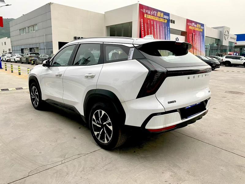 Geely Atlas L, 2025 — фото 4 из 10