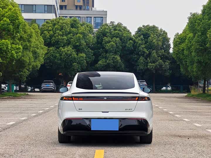 Dongfeng Yipai eπ 007, 2025 — фото 8 из 9