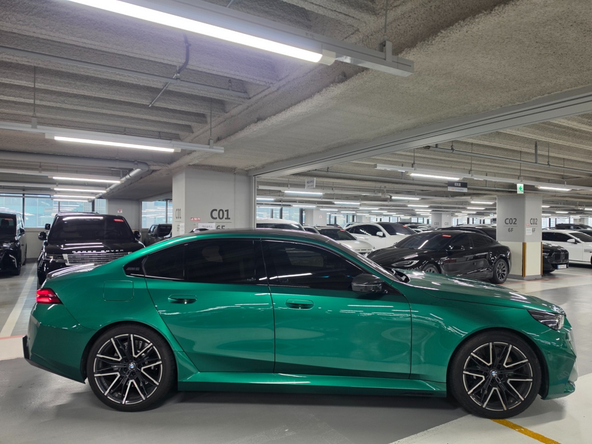 BMW M5, 2025 — фото 4 из 12