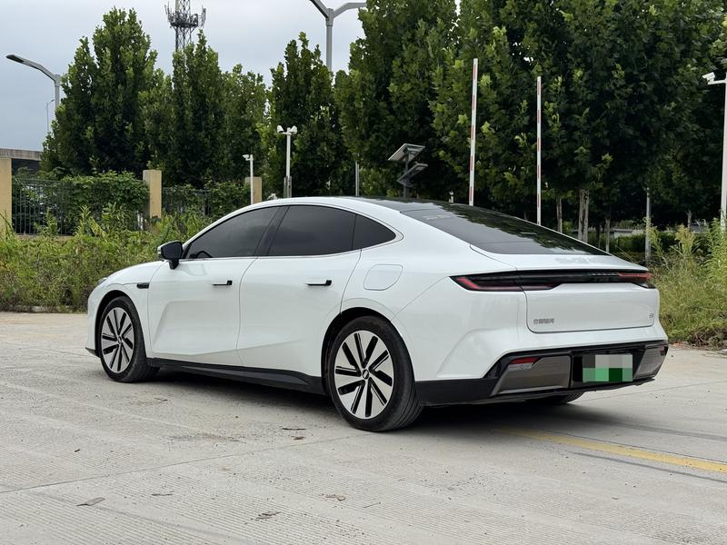 Geely Galaxy E8, 2024 — фото 4 из 9