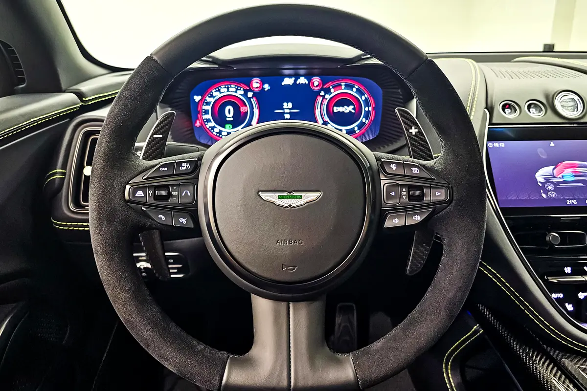 Aston Martin DBX, 2023 — фото 8 из 10