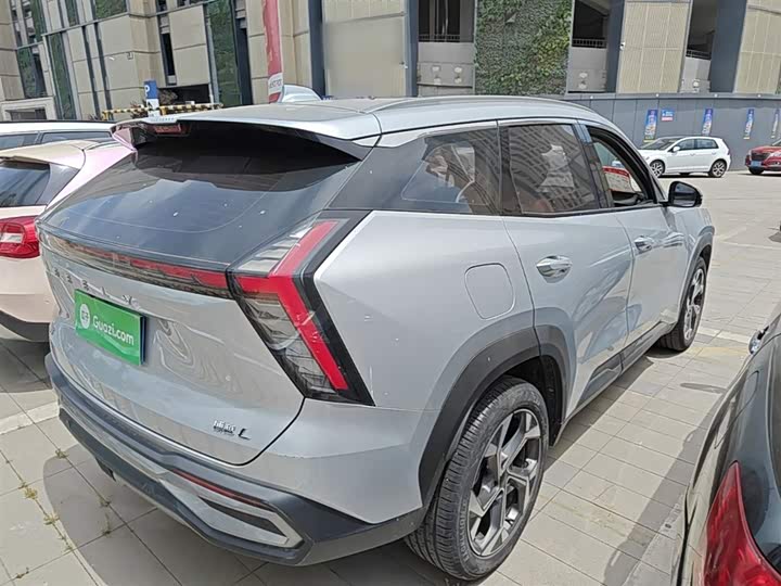 Geely Atlas L, 2022 — фото 7 из 9