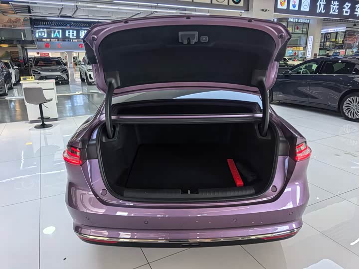 GAC Hyptec A8, 2026 — фото 8 из 9