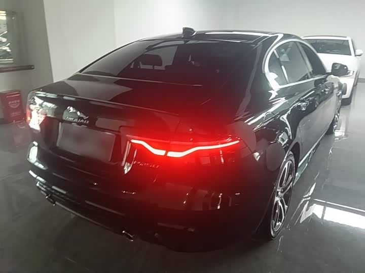 Jaguar XE L, 2023 — фото 7 из 9