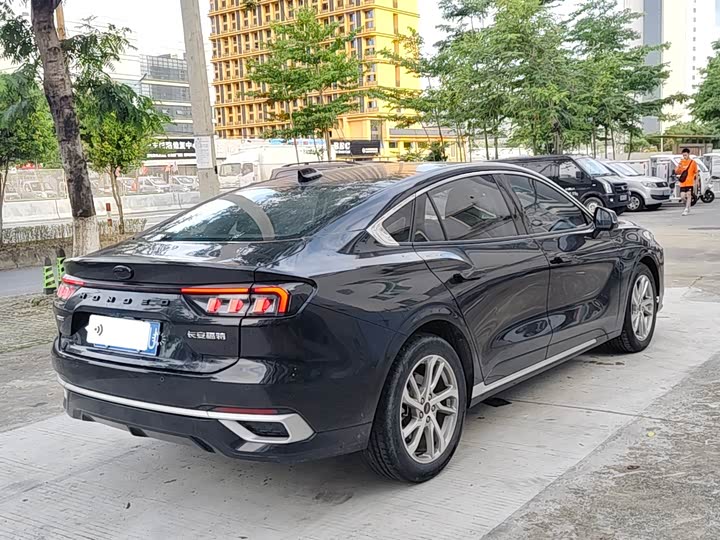 Ford Mondeo, 2022 — фото 4 из 9