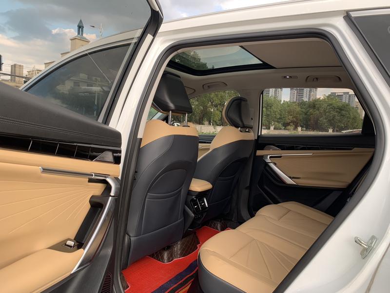 Geely Atlas L, 2023 — фото 11 из 12
