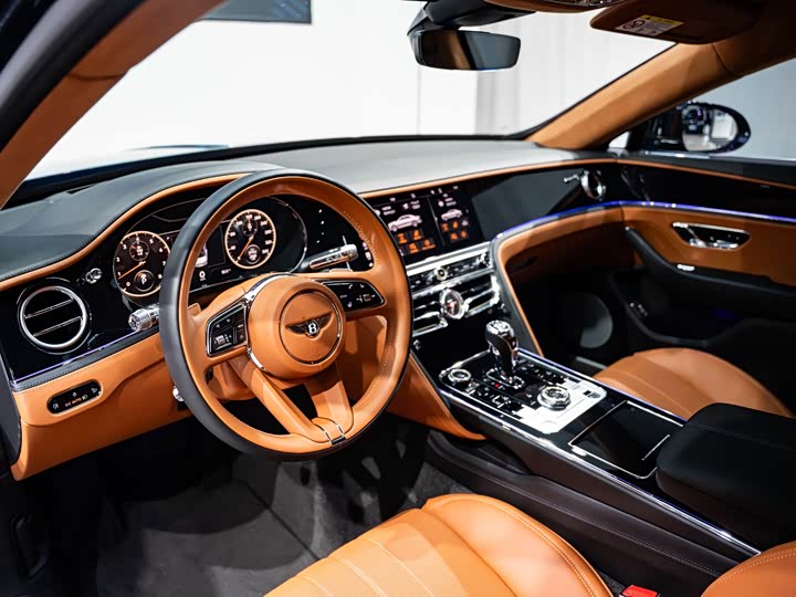 Bentley Flying Spur, 2023 — фото 8 из 9