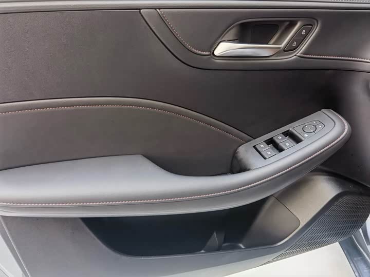 Roewe i5, 2025 — фото 3 из 9