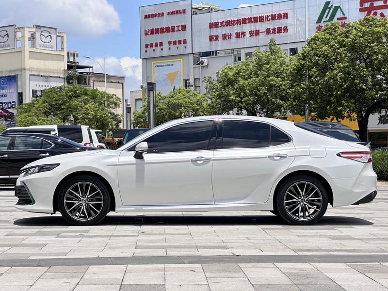 Toyota Camry, 2022 — фото 4 из 12