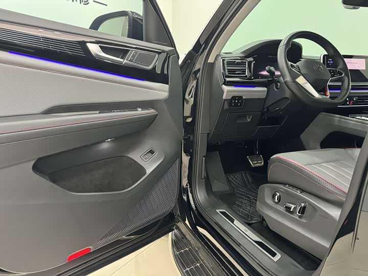 Volkswagen Teramont X, 2023 — фото 4 из 9