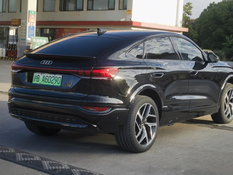 Audi Q6L e-tron Sportback, 2025 — фото 5 из 11