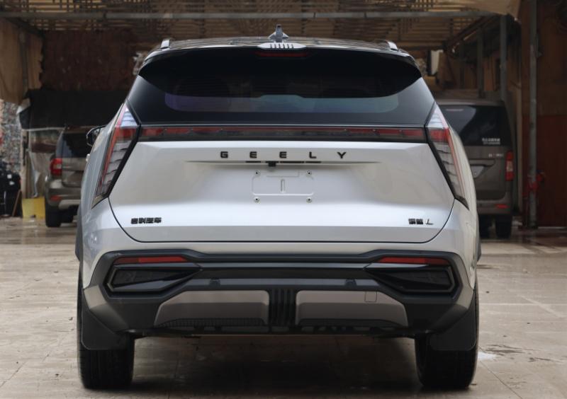 Geely Atlas L, 2022 — фото 4 из 12