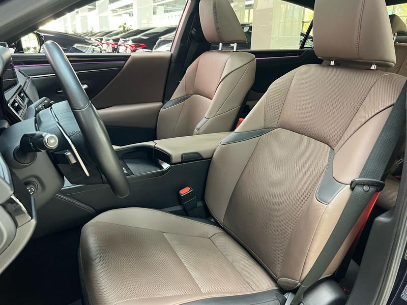 Lexus ES, 2022 — фото 11 из 12
