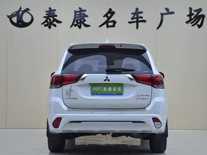 Mitsubishi Outlander, 2022 — фото 3 из 9