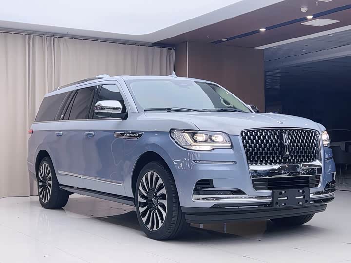 Lincoln Navigator One, 2022 — фото 3 из 9
