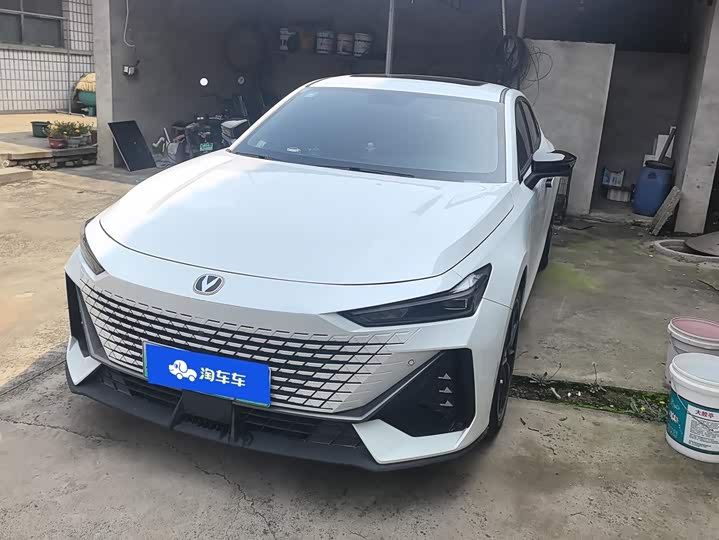 Changan UNI-V Hybrid, 2023 — купить в Самаре под ключ