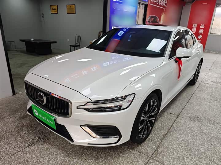 Volvo S60, 2022 — купить в Санкт-Петербурге под ключ