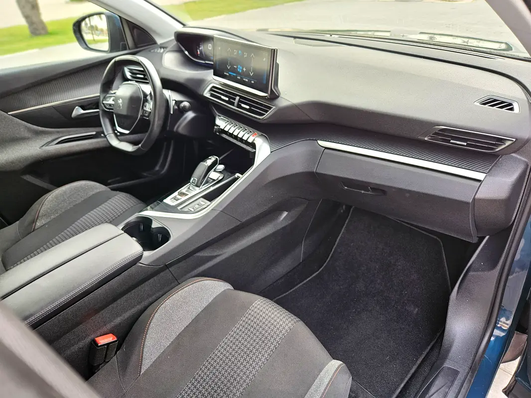 Peugeot 3008, 2022 — фото 9 из 10