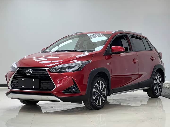 Toyota Yaris L Hatchback, 2022 — купить в Санкт-Петербурге под ключ