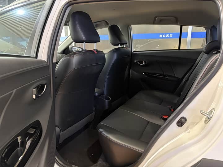 Toyota Yaris L Hatchback, 2022 — фото 4 из 9