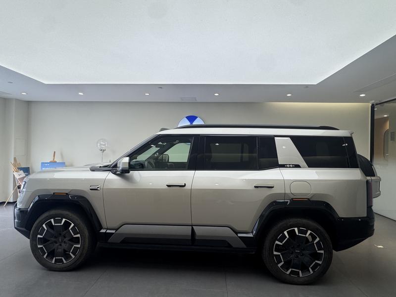 BYD FangChengBao Leopard 8, 2024 — фото 3 из 12