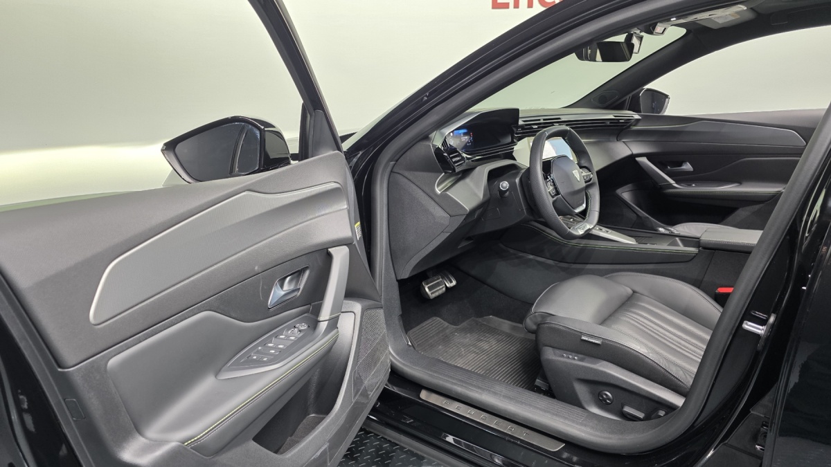 Peugeot 408, 2024 — фото 9 из 12