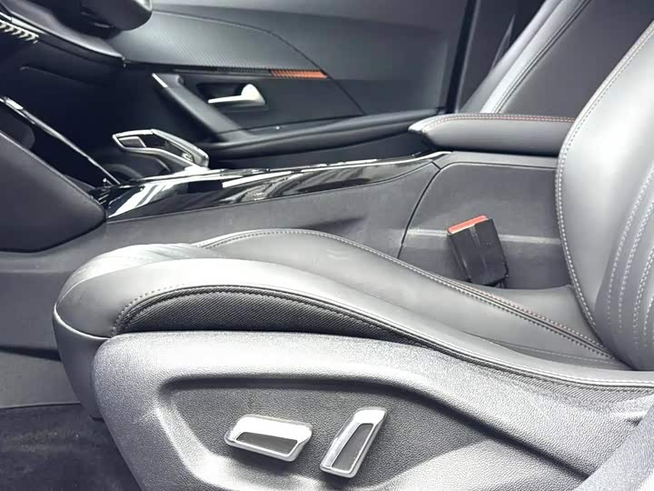 Peugeot 2008, 2023 — фото 4 из 9