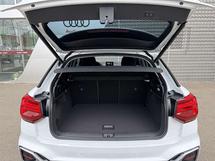 Audi Q2L, 2024 — фото 6 из 9
