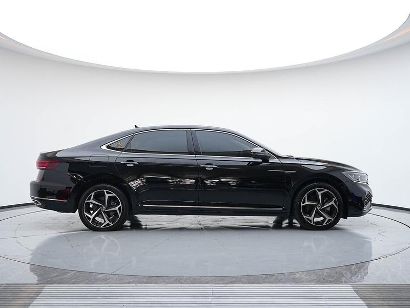 Volkswagen Passat, 2023 — фото 8 из 12