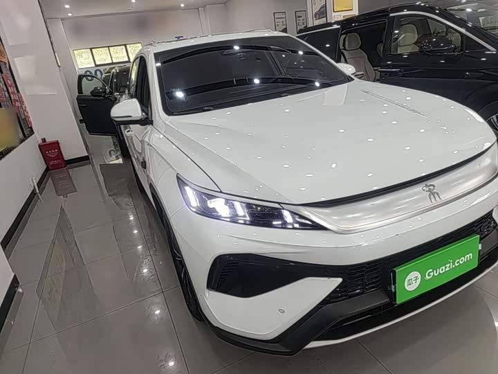 BYD Song Pro Hybrid, 2024 — фото 4 из 9