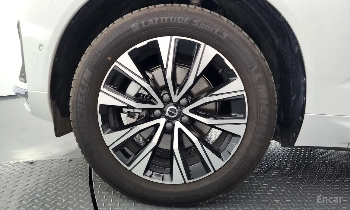 Volvo XC60, 2023 — фото 5 из 12