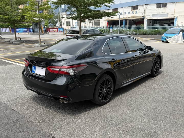 Toyota Camry, 2022 — фото 6 из 9