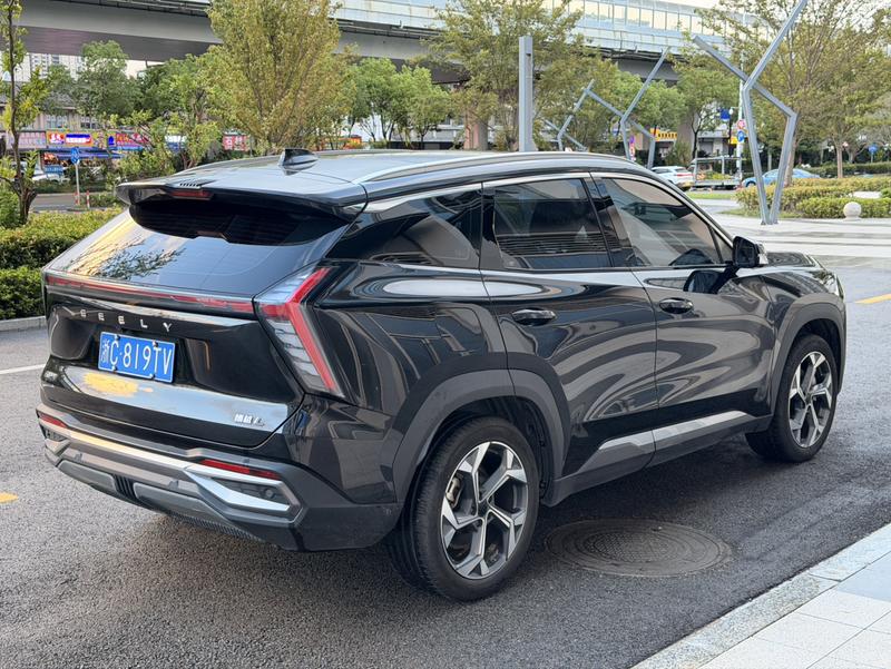 Geely Atlas L, 2024 — фото 5 из 11