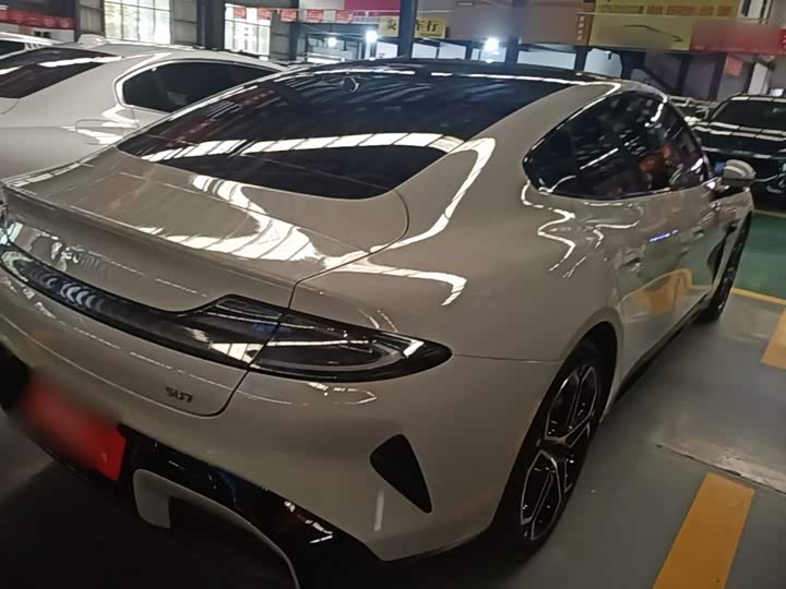 Xiaomi SU7, 2026 — фото 7 из 9