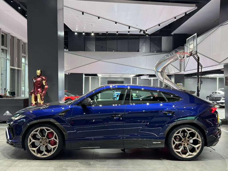 Lamborghini Urus, 2022 — фото 4 из 10
