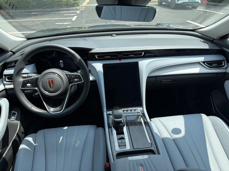 Hongqi H5 Hybrid, 2025 — фото 7 из 10